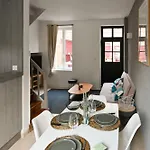 度假居 La Dame Avec Terrasse-