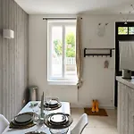 La Dame Avec Terrasse- 度假居 *